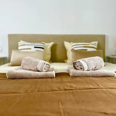 Apartment Nature & Sea Escape - Pools, & Sunshine! *