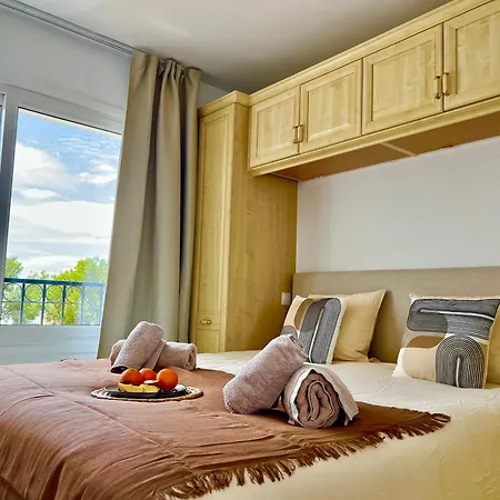 Apartment Nature & Sea Escape - Pools, & Sunshine! *