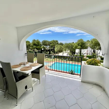 Nature & Sea Escape - Pools, & Sunshine! Apartment